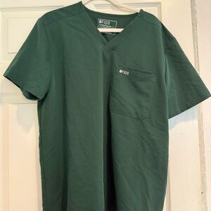 Figs Men's Short Sleeve V-Neck Tee in Forest Green